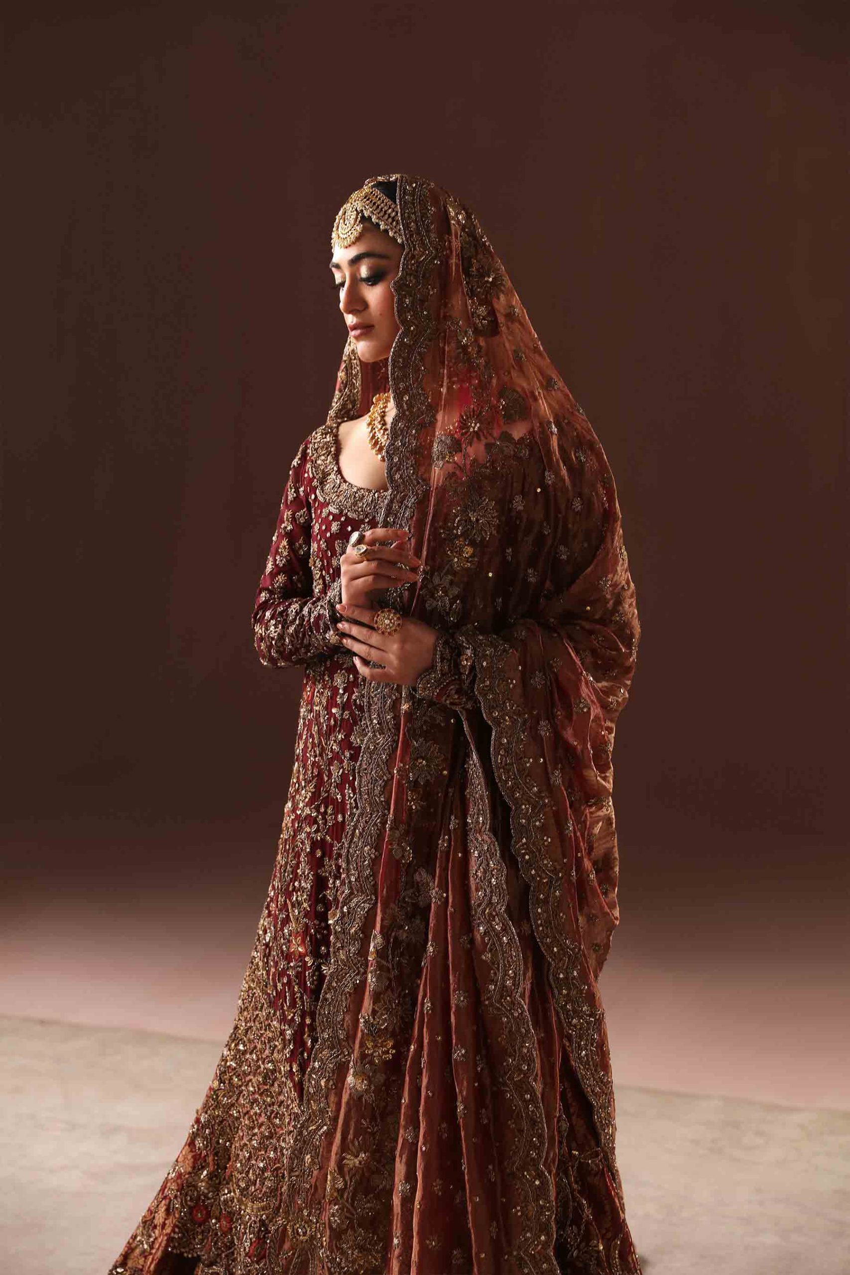 Maroon And Antique Gold Farshi Gharara Set (br-09) By Ammara Khan - Image 4