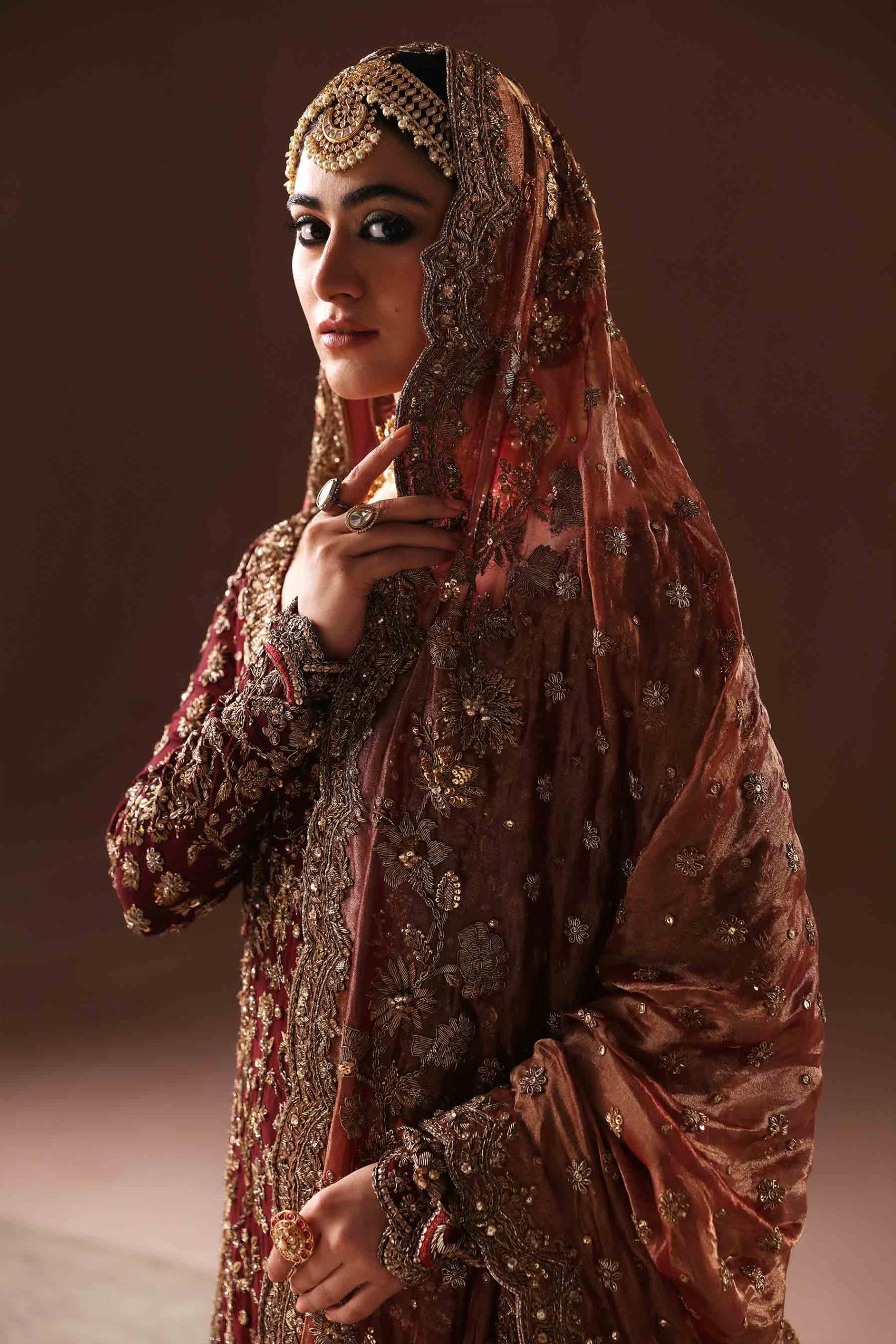 Maroon And Antique Gold Farshi Gharara Set (br-09) By Ammara Khan - Image 2